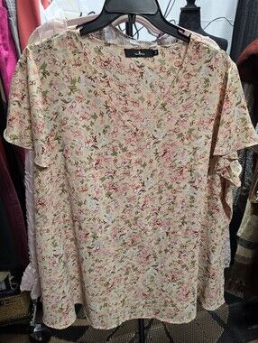 Floral V-Neck Flutter Sleeve Blouse - Cream